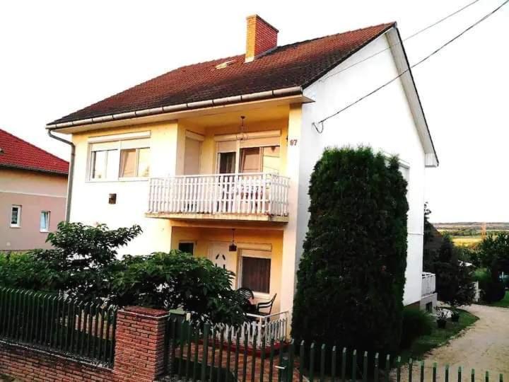 Legkondicionalt, Erkelyes Szoba, Privat Fuerdovel A Balatonon Kőröshegy Екстериор снимка